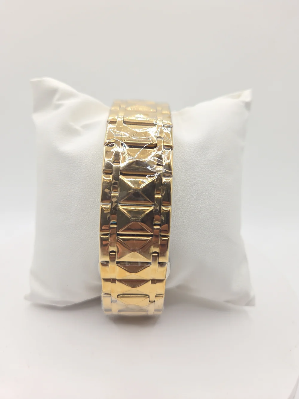 N/A stylish gold